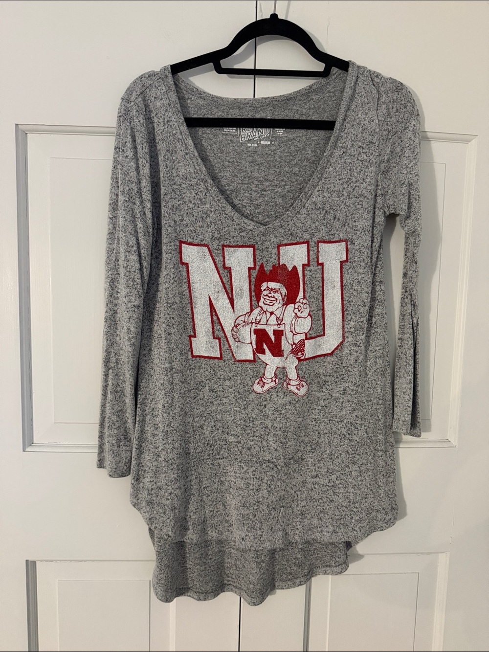 Original Retro Brand Gray Long-Sleeve V-Neck Top with Red NU Graphic